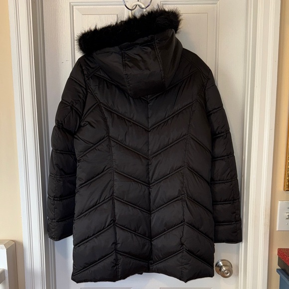 Kenneth Cole XL Women's Jacket with Faux Fur Hood***Front zipper broken only - Picture 9 of 11
